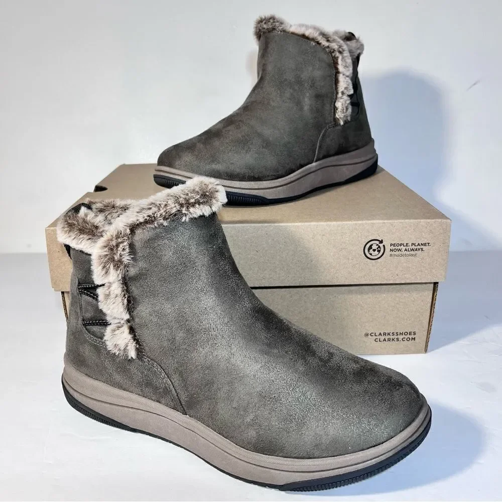 Clarks Cloudsteppers Breeze Fur Faux Fur Slip-On Boots
